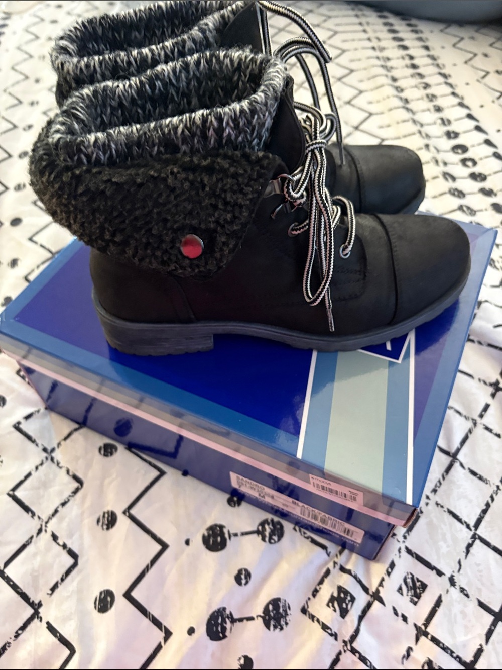 White Mountain Black Lace-Up Knit Cuff Ankle Boots